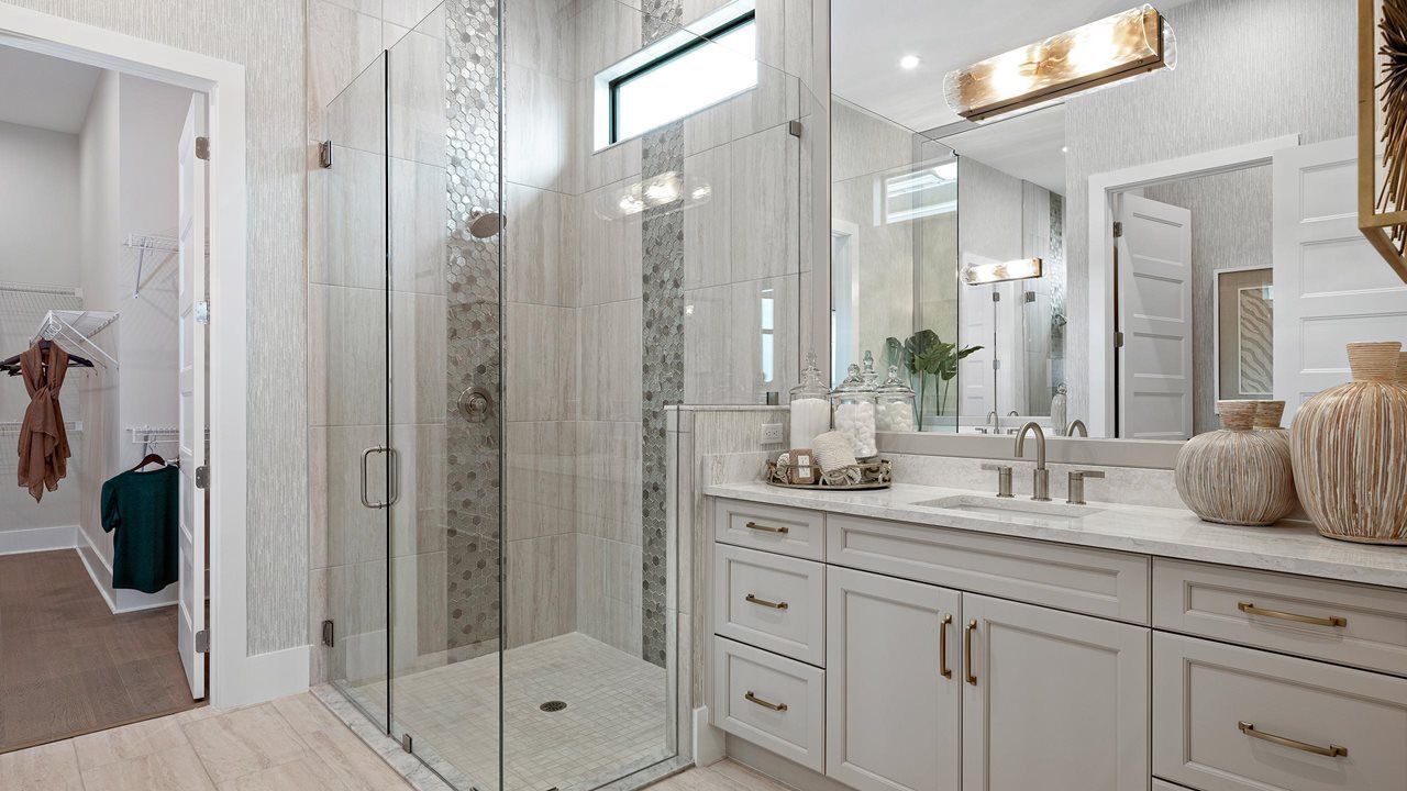 Madeline Model Home | Owner's Bath