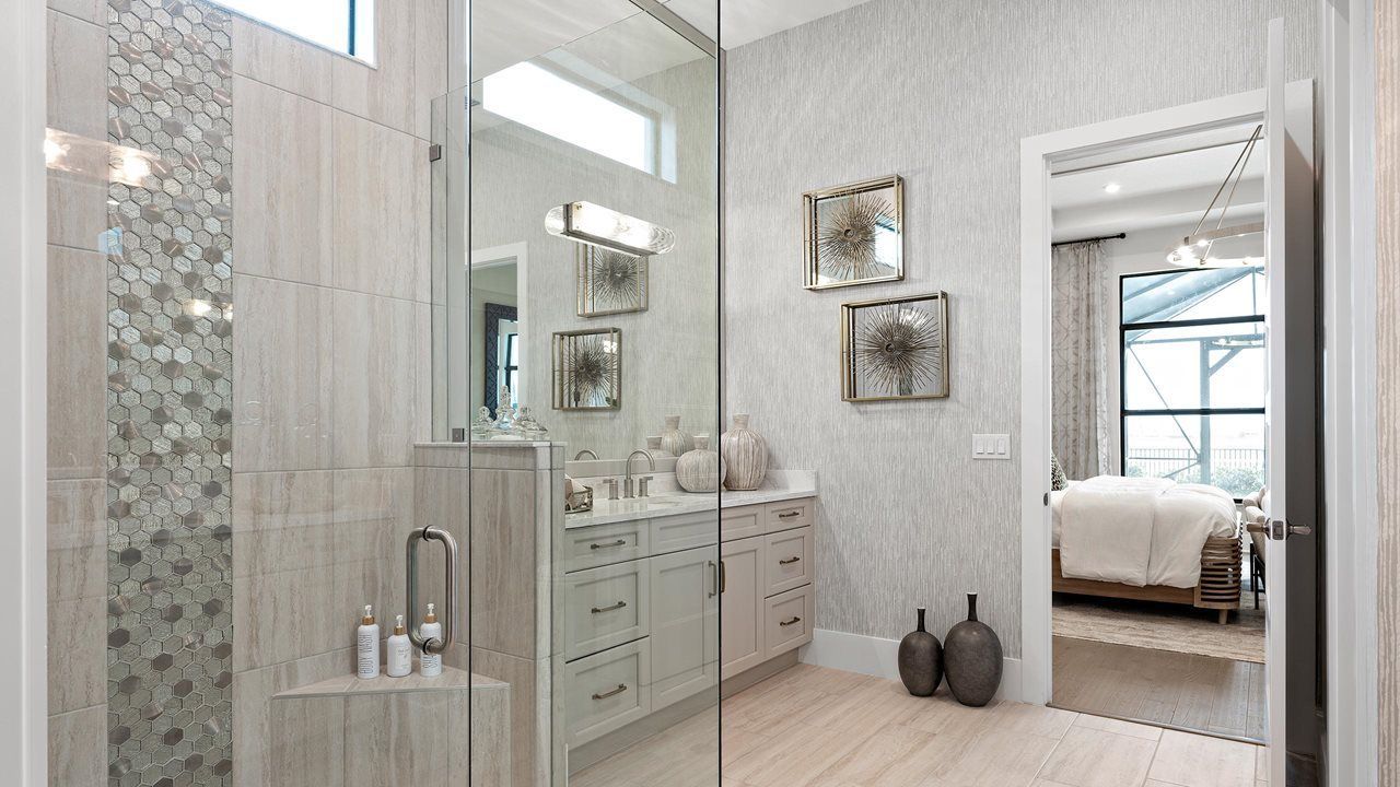 Madeline Model Home | Owner's Bath