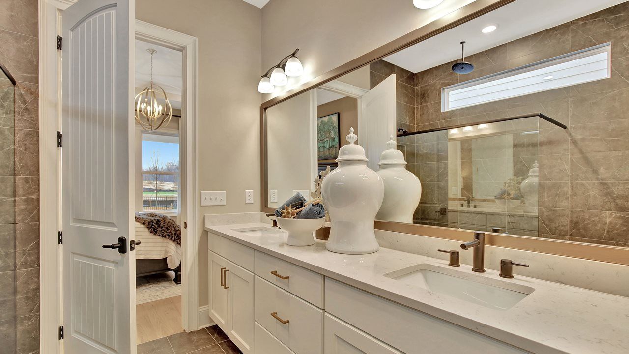 Beverly Model Home | Owner's Bath