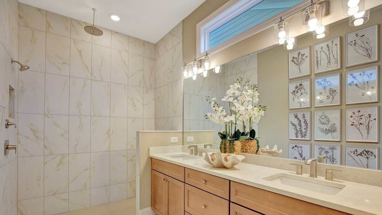 Caroline Model Home| Owner's Bath