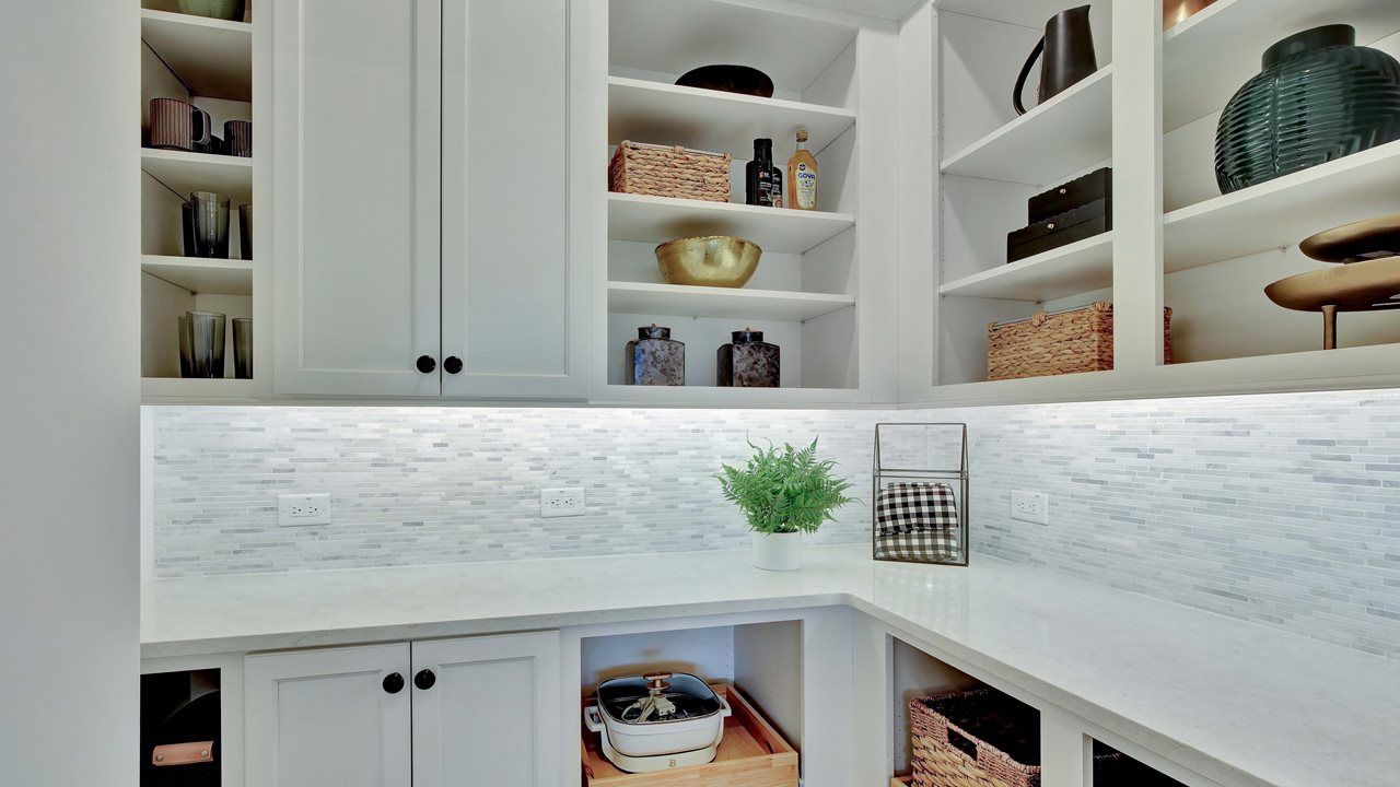 Lila Model | Pantry