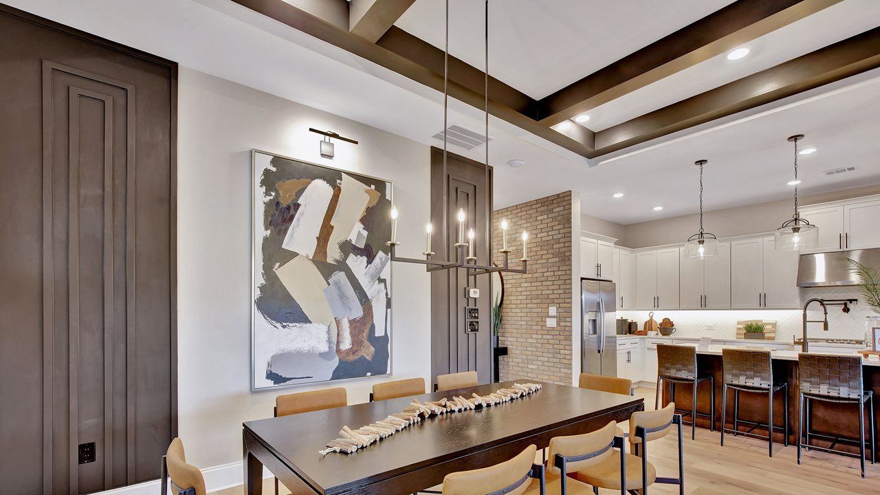 Madison Model | Dining