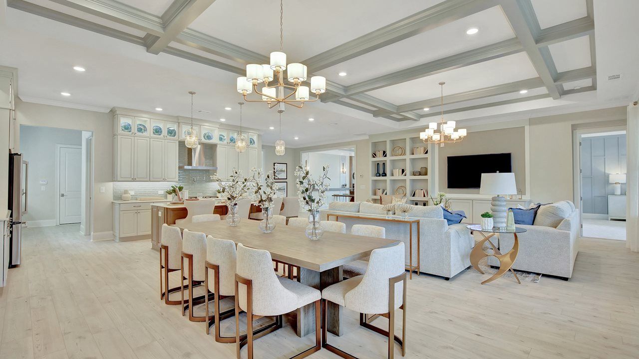 Sydney Model | Dining