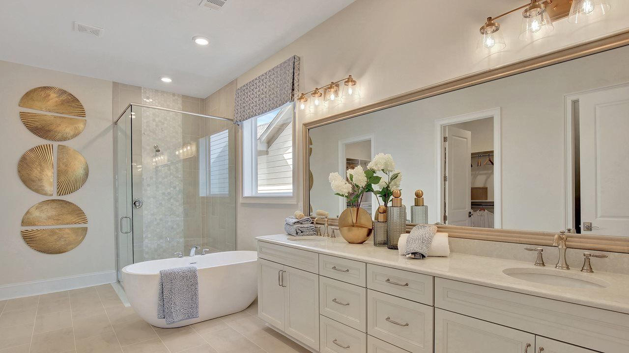 Sydney Model | Owner's Bath