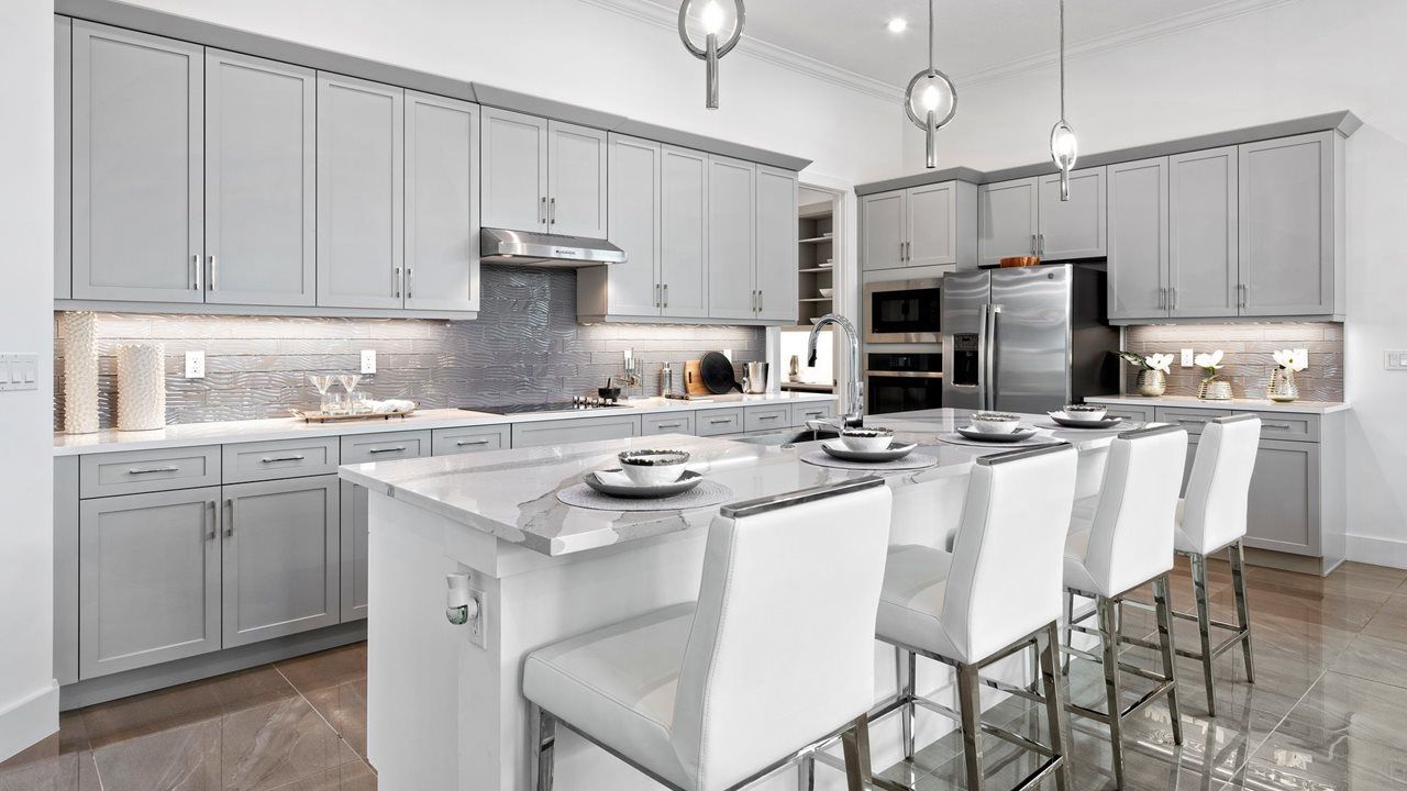 Julia Model | Island Kitchen