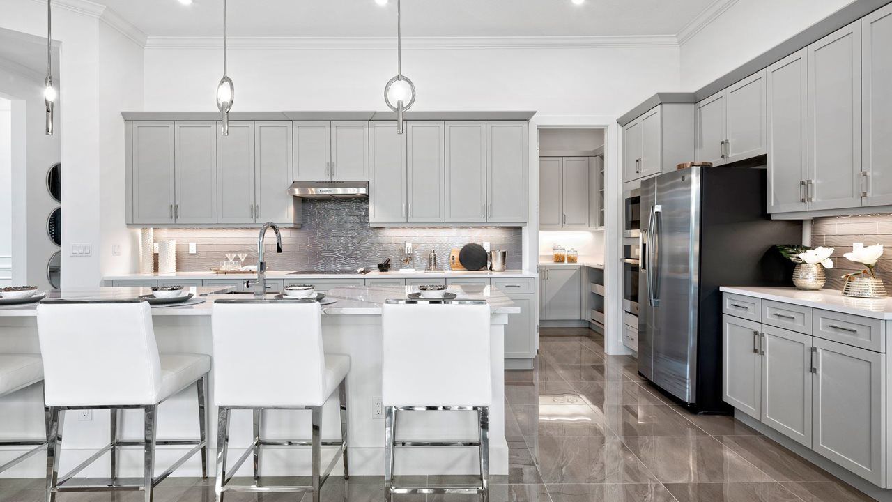 Julia Model | Island Kitchen