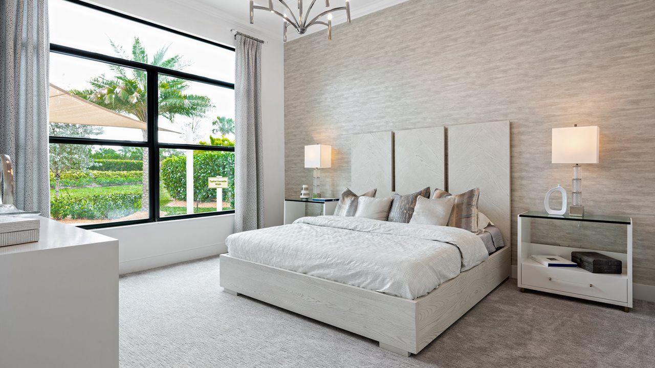 Julia Model | Owner's Suite