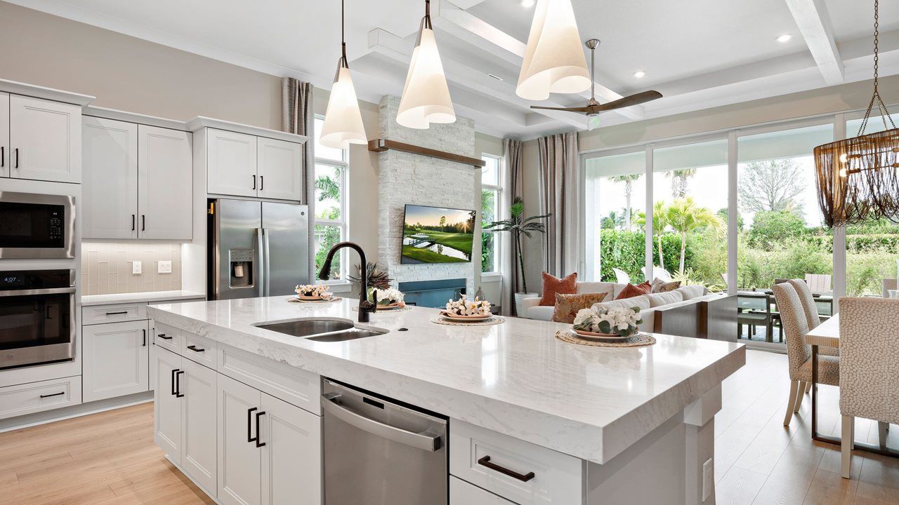 Lilia Model | Island Kitchen