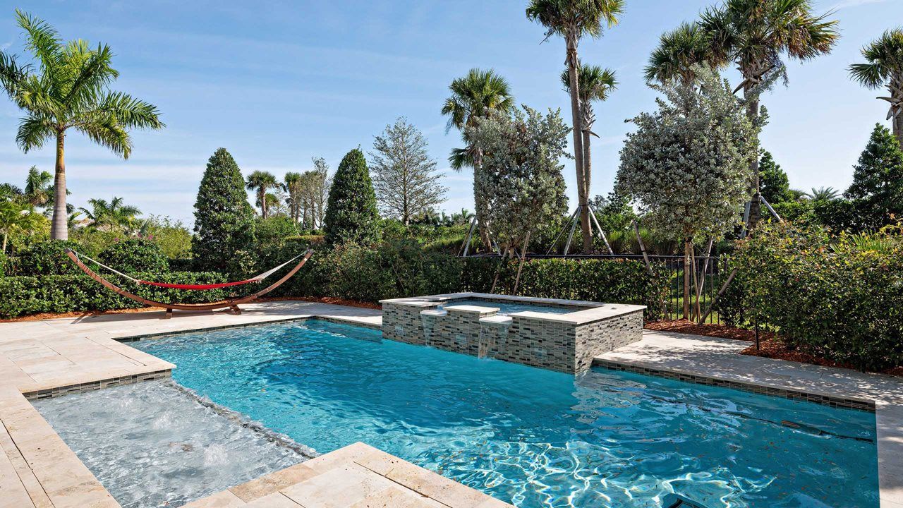 Madison Model | Pool