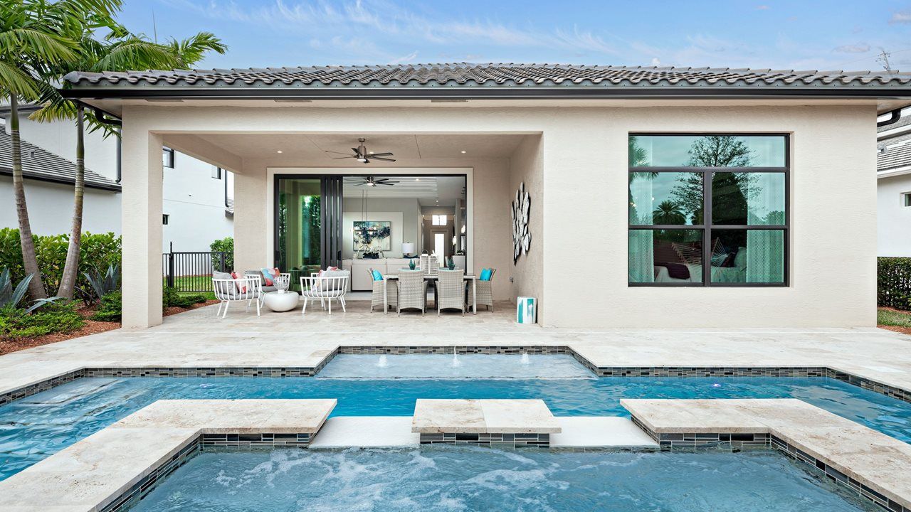 Madison Model | Lanai and Pool