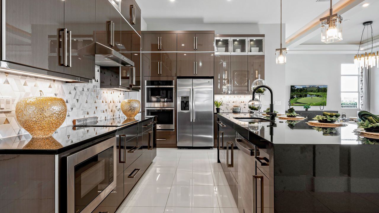 Paige Model | Island Kitchen