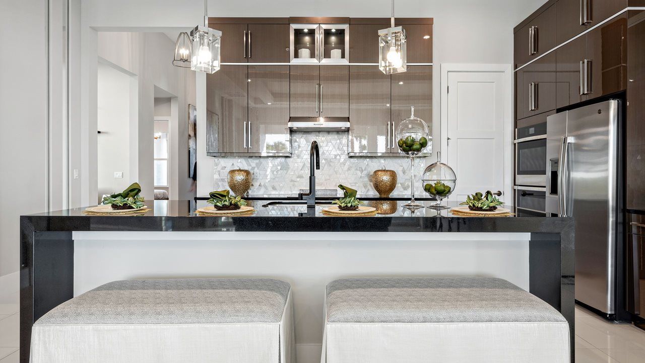 Paige Model | Island Kitchen