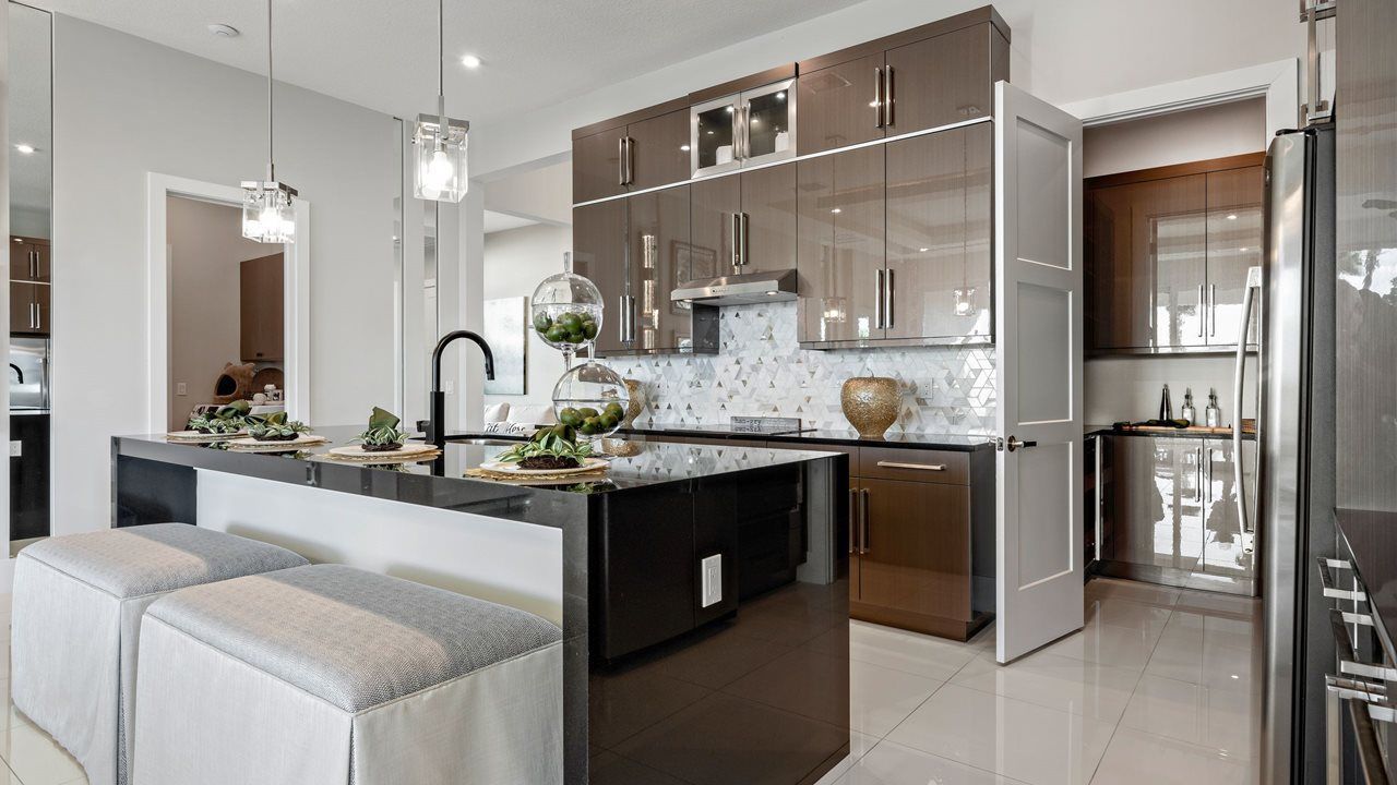 Paige Model | Island Kitchen