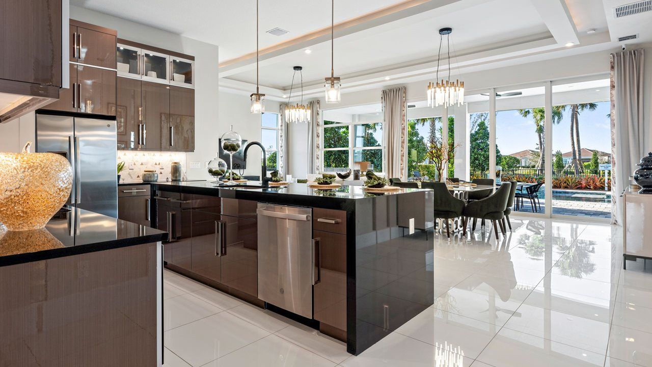 Paige Model | Island Kitchen