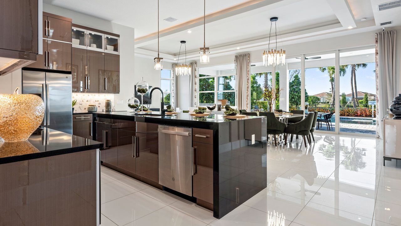 Paige Model | Island Kitchen