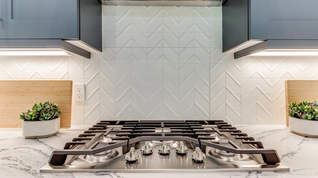 Laura Model | Island Kitchen