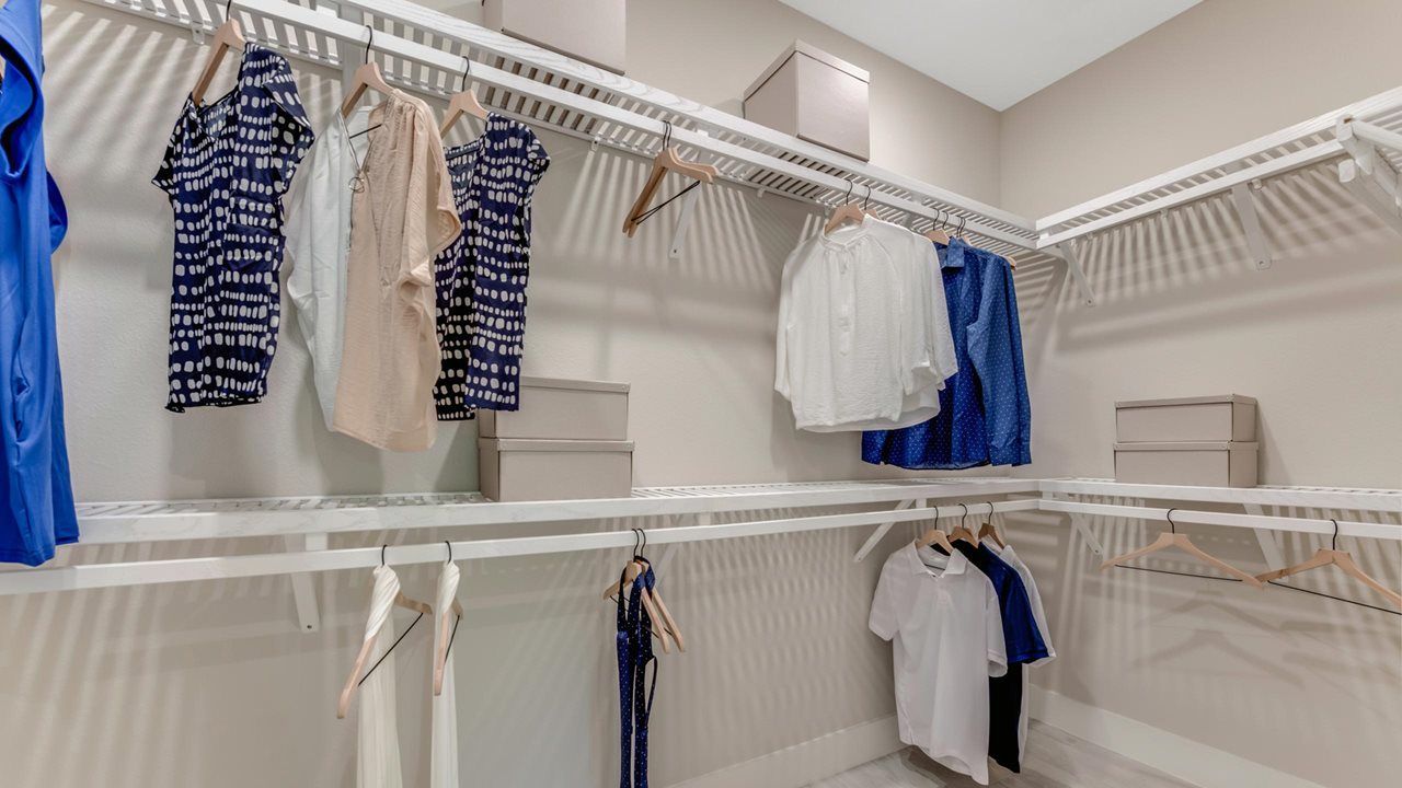 Laura Model | Owner's Walk-in Closet