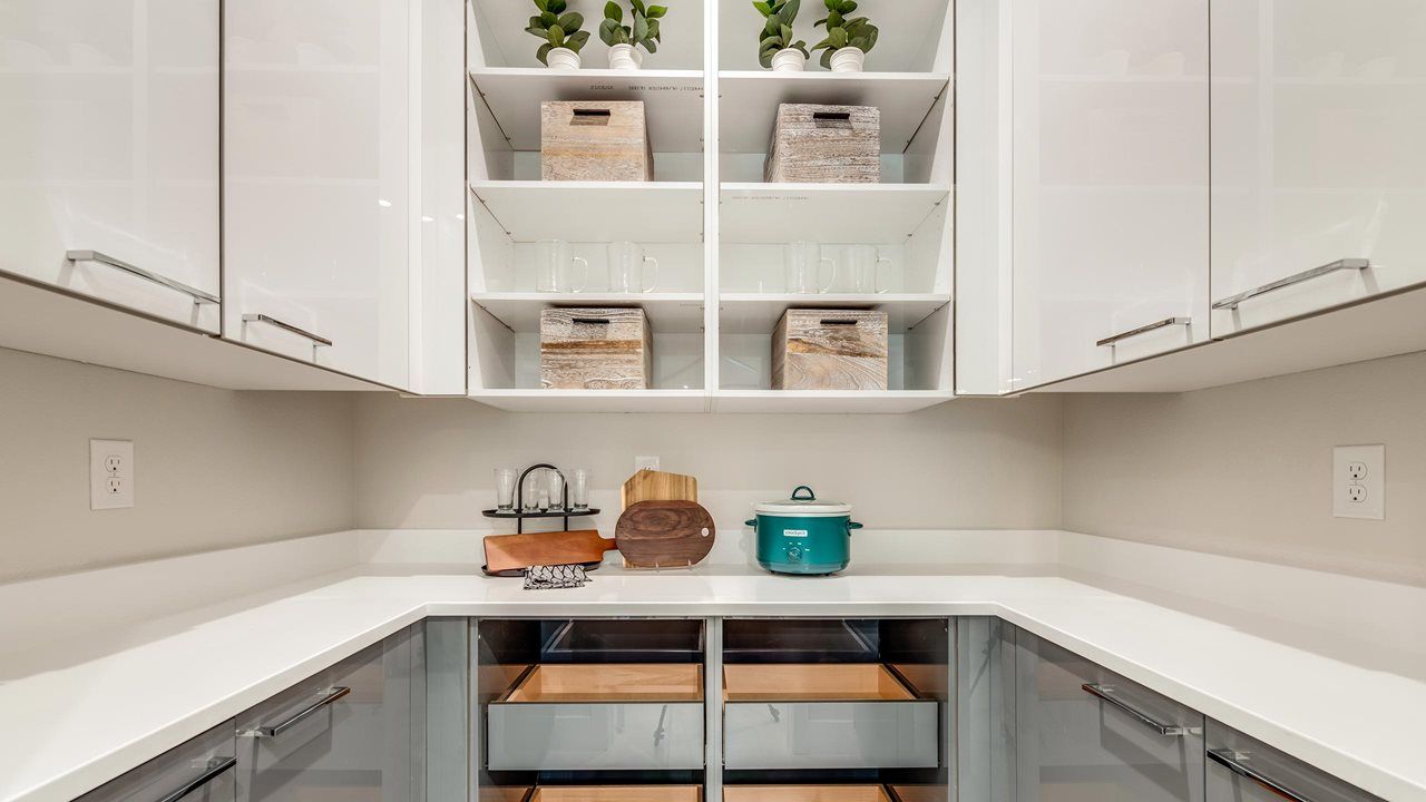 Pearl Model | Pantry