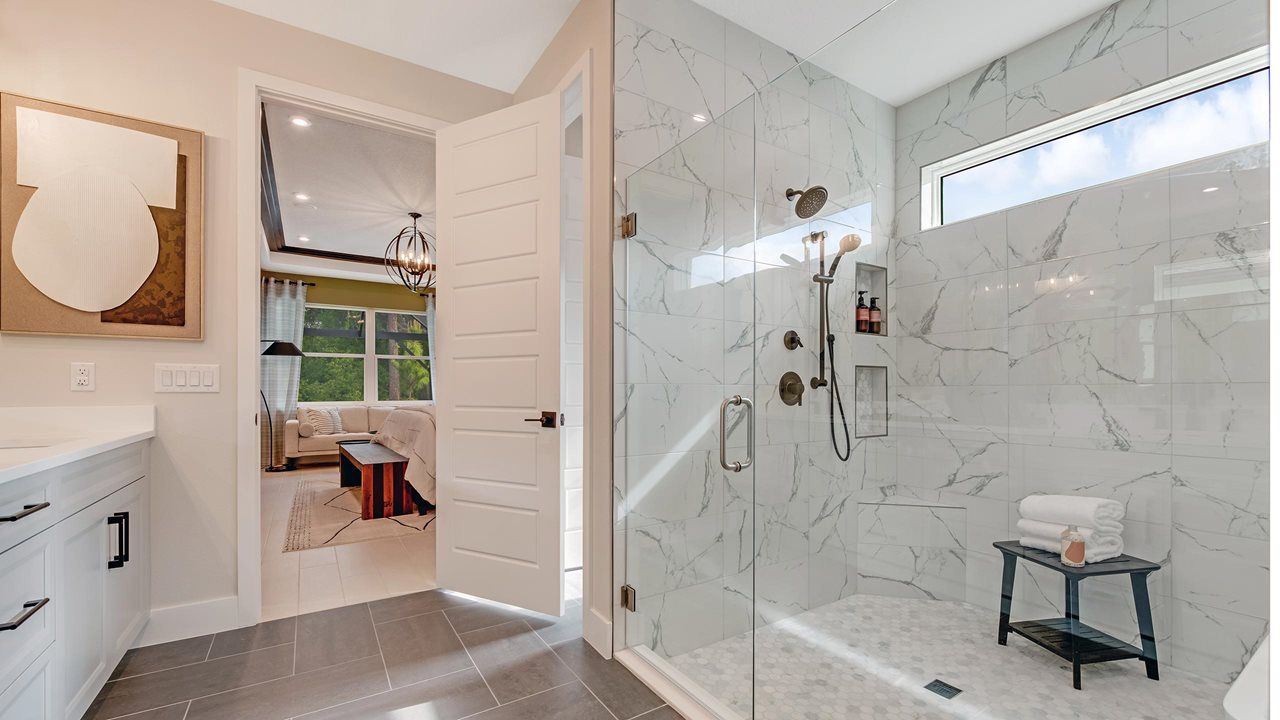 Pearl Model | Owner's Bath