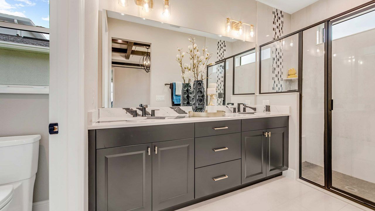 Eva Model | Owner's Bath