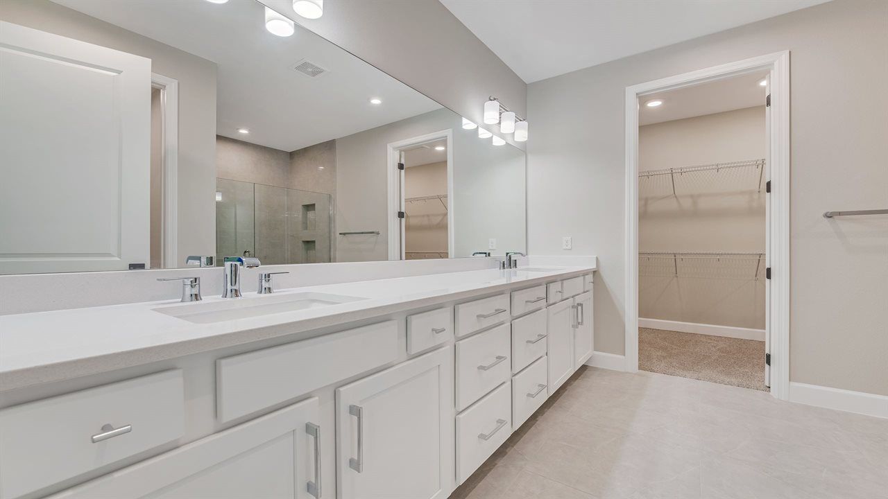 Laura Model | Owner's Bath