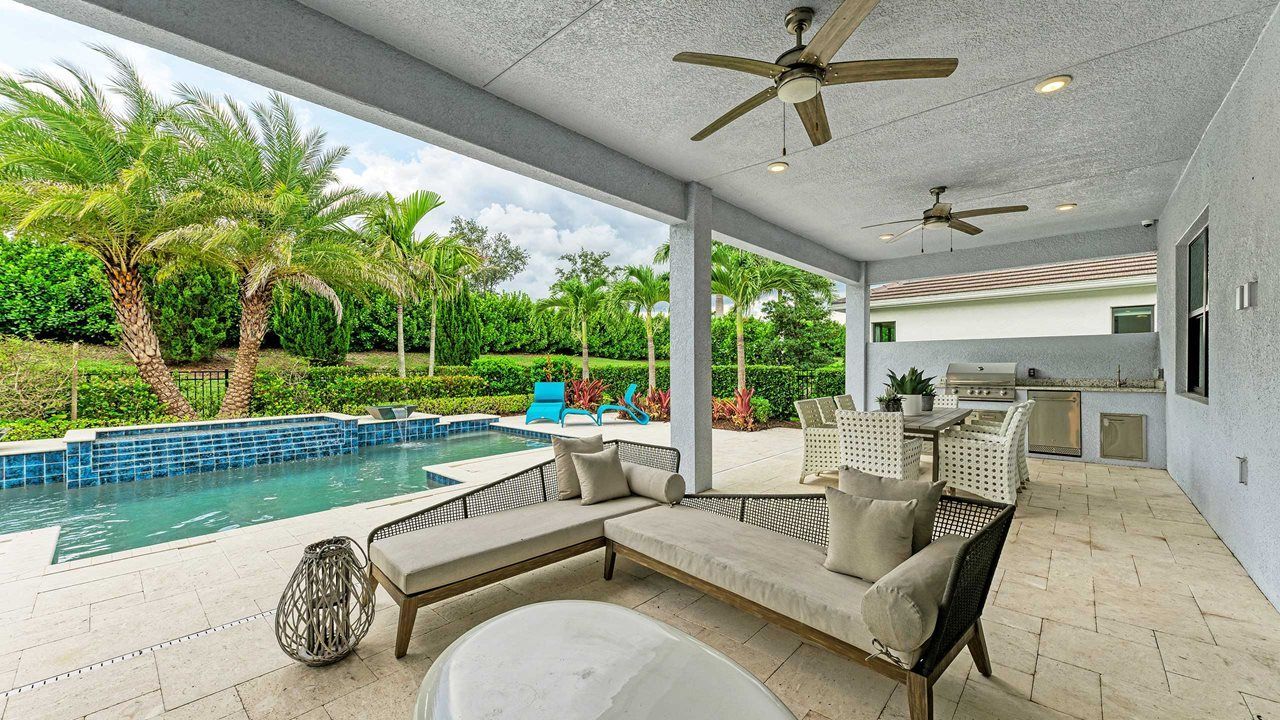 Alys Model Home | Lanai and Pool