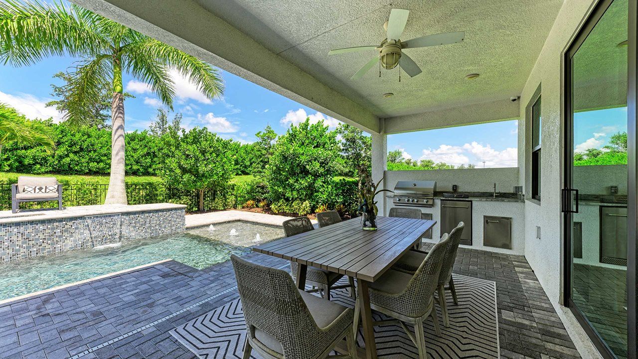 Fiesta Model Home | Lanai and Pool