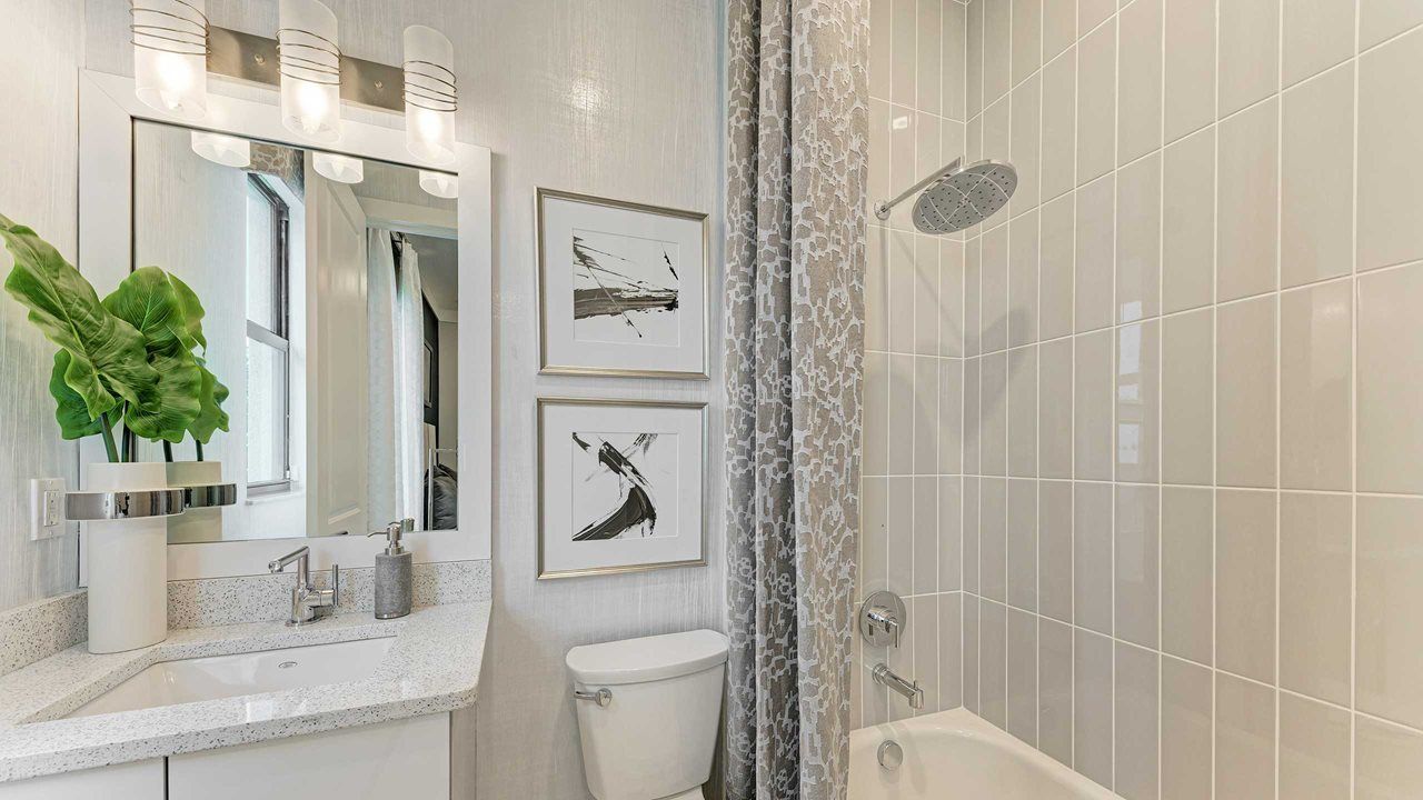 Palm Beach Model Home | Secondary Bath