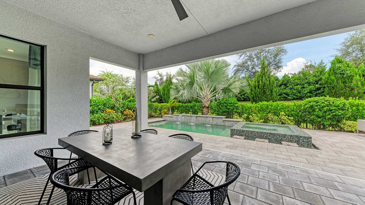Palm Beach Model Home | Lanai and Pool