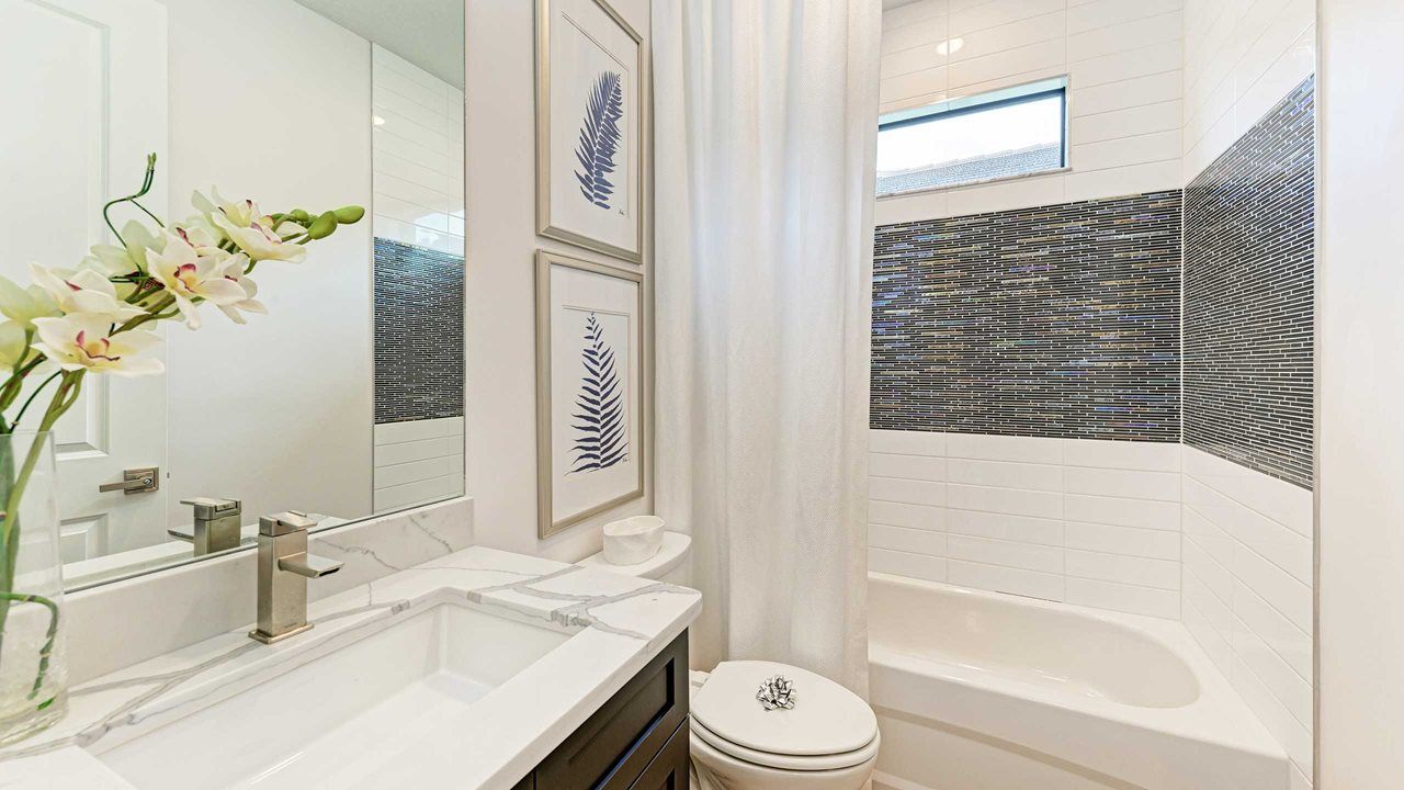 Secondary Bath - Model shown is without Bonus Room