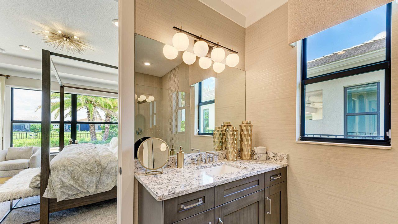 Owner's Bath - Model shown is with Bonus Room