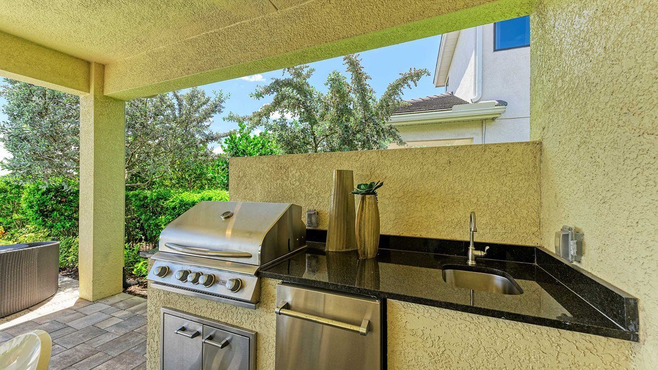 Summmer Kitchen - Model shown is without Bonus Room