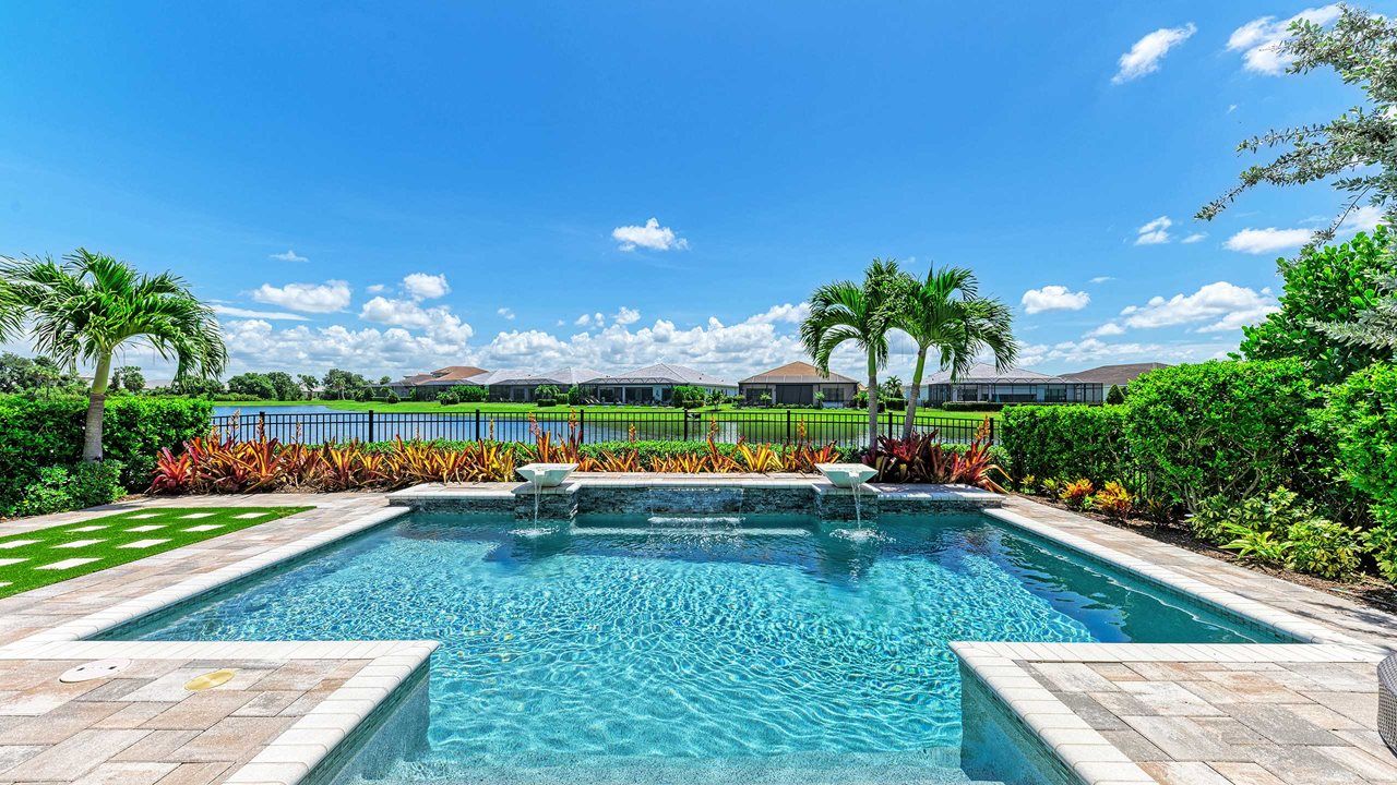 Pool - Model shown is without Bonus Room