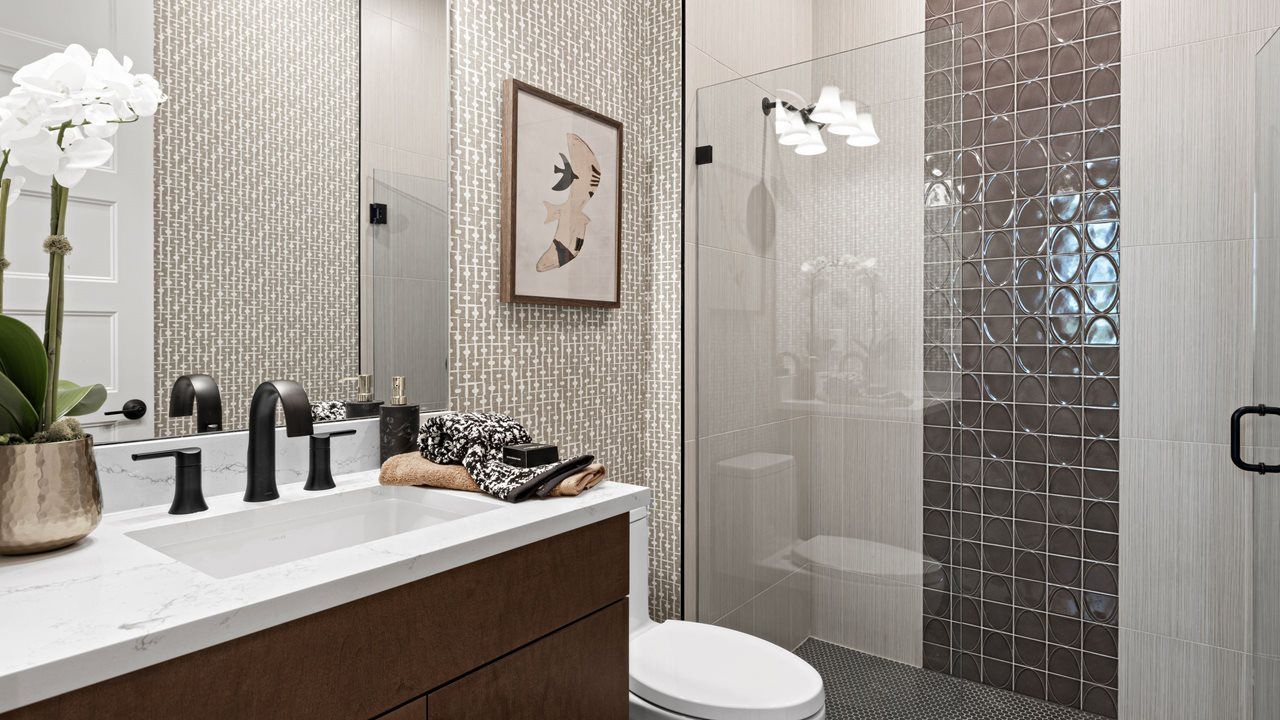 Sydney Model | Bath 3