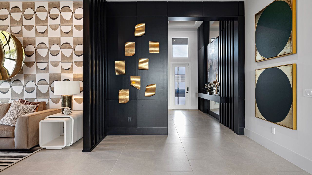 Sydney Model | Foyer
