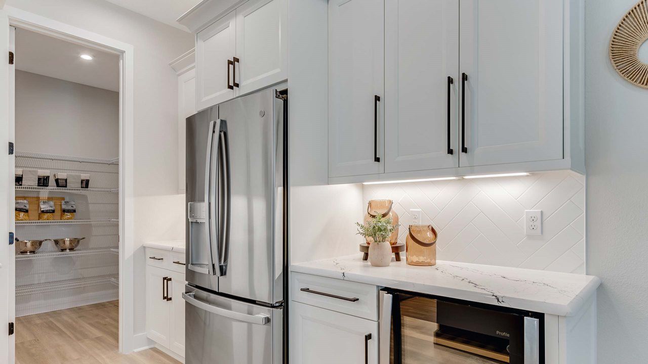 Jade Model Home | Kitchen - Model shown is from sister community
