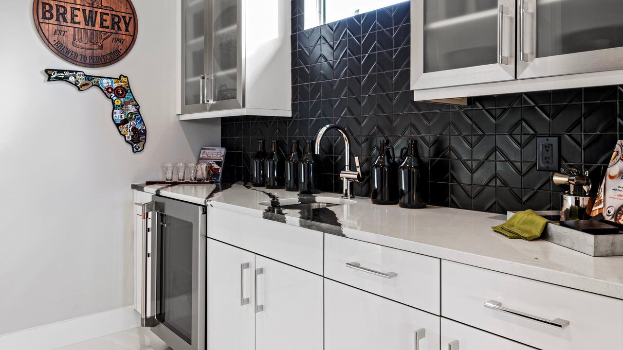 Sarah Model | Butler's Kitchen