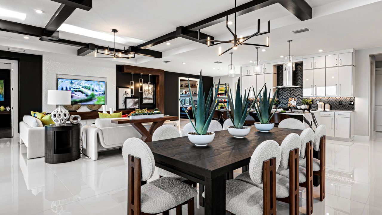 Sarah Model | Dining to Kitchen