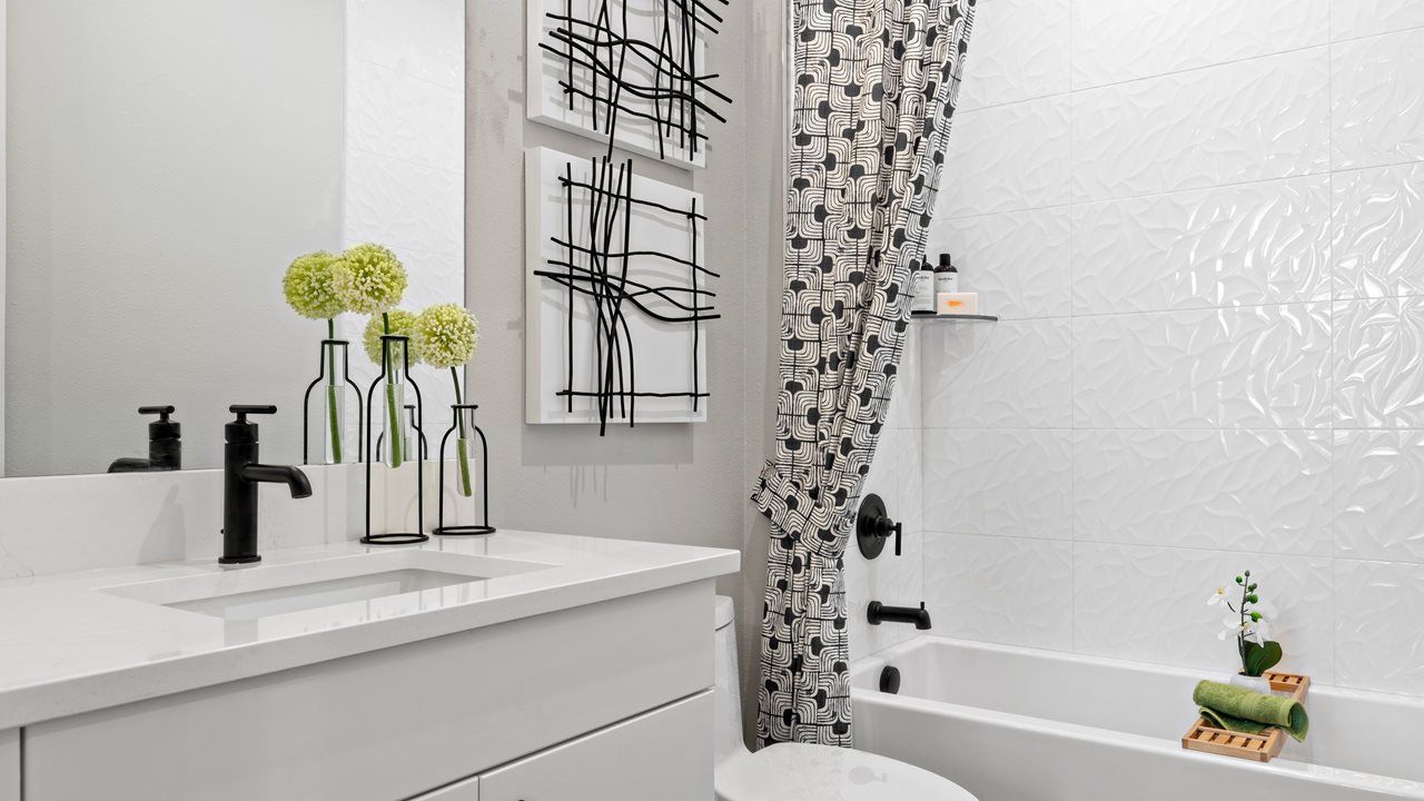 Sarah Model | Secondary Bath