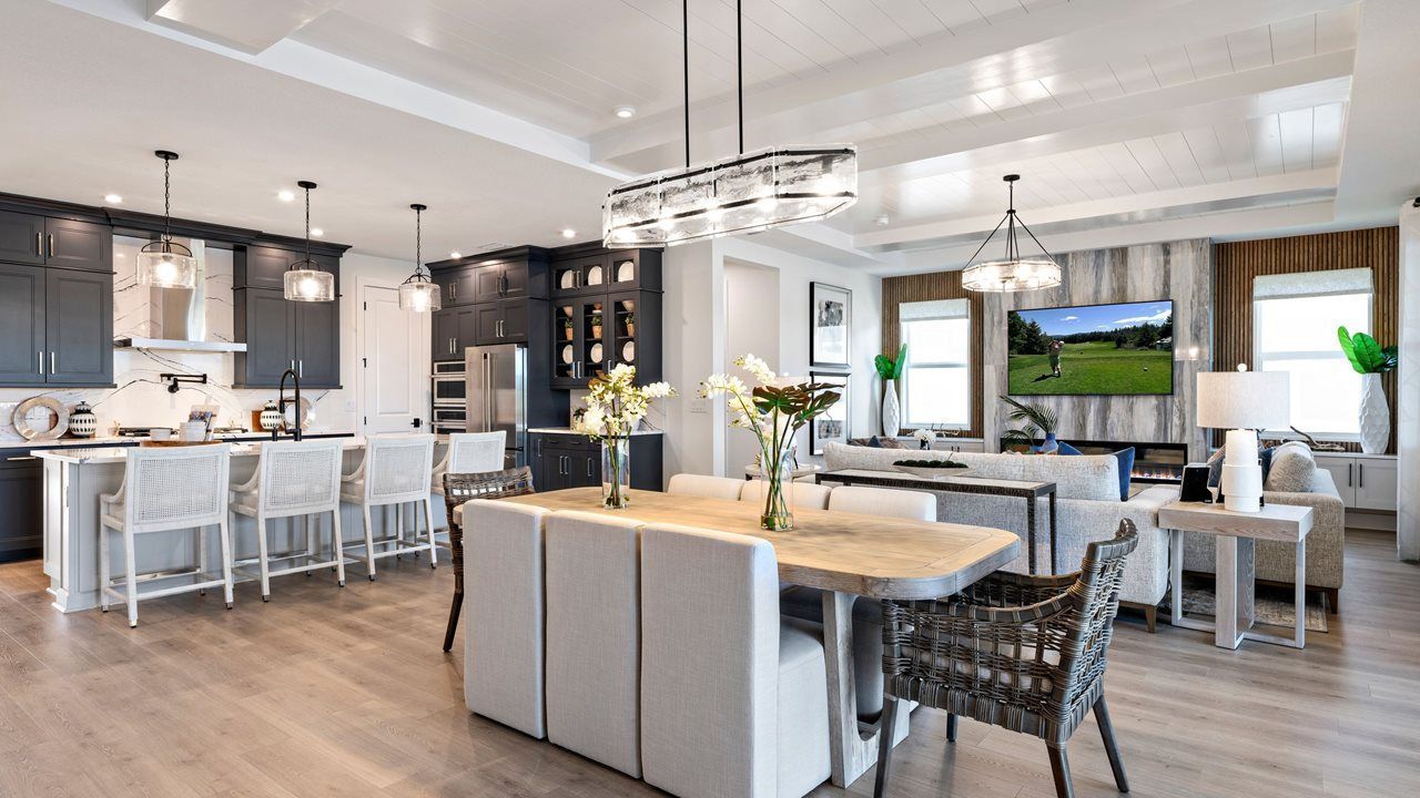 Pearl Model Home | Kitchen & Island