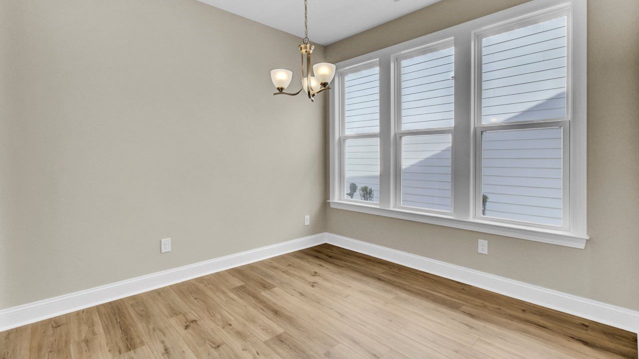 Hickory Model | Dining