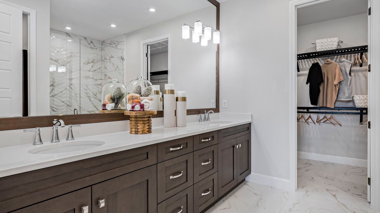 Laura Model Home | Owner's Bath
