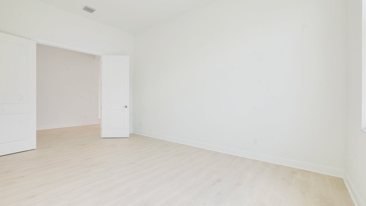 89657359-250209.jpg