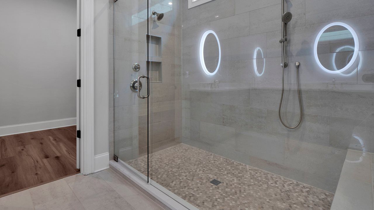 Riley Model| Owner's Suite Bath