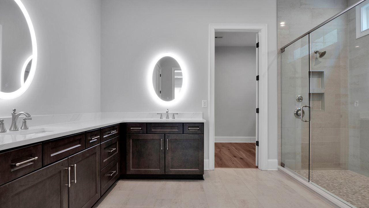 Riley Model| Owner's Suite Bath