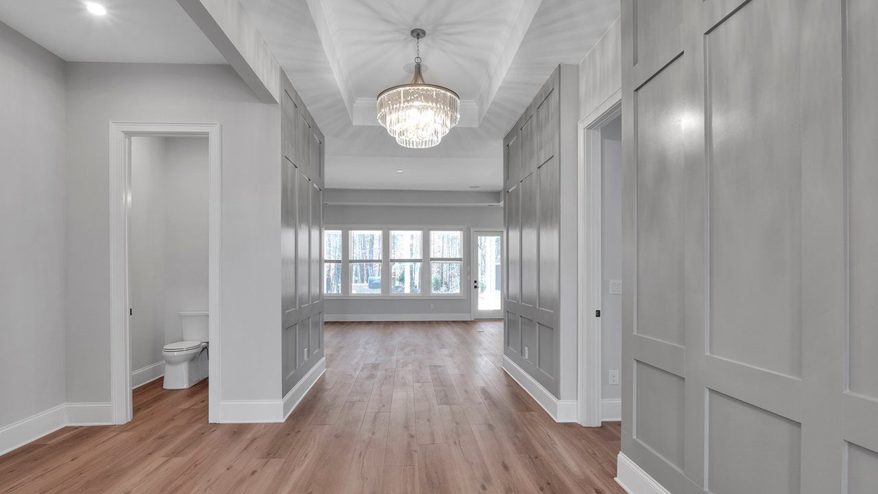 Riley Model| Foyer