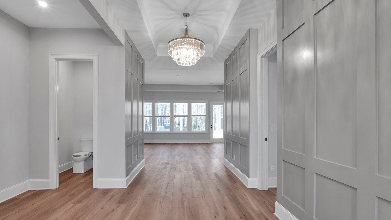 Riley Model| Foyer
