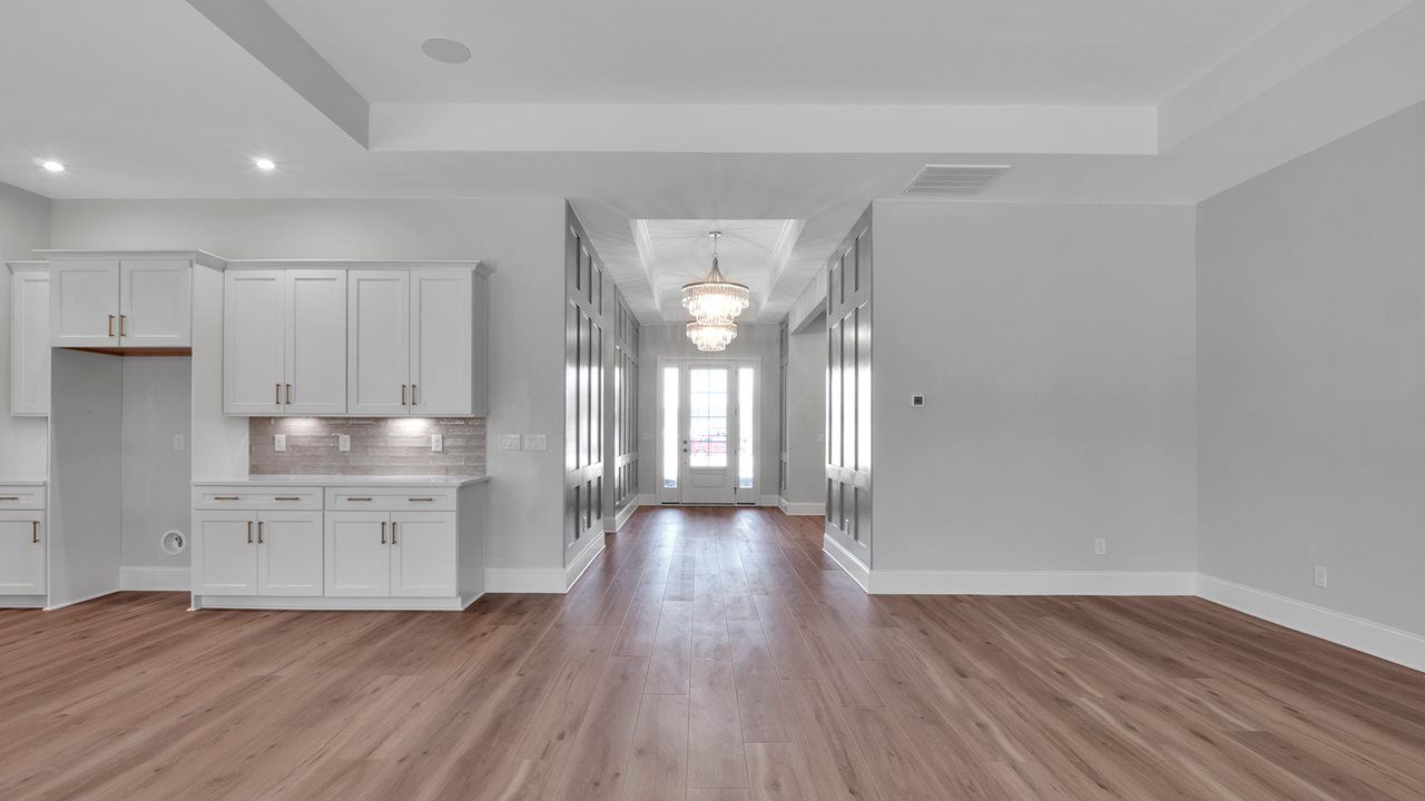 Riley Model| Foyer