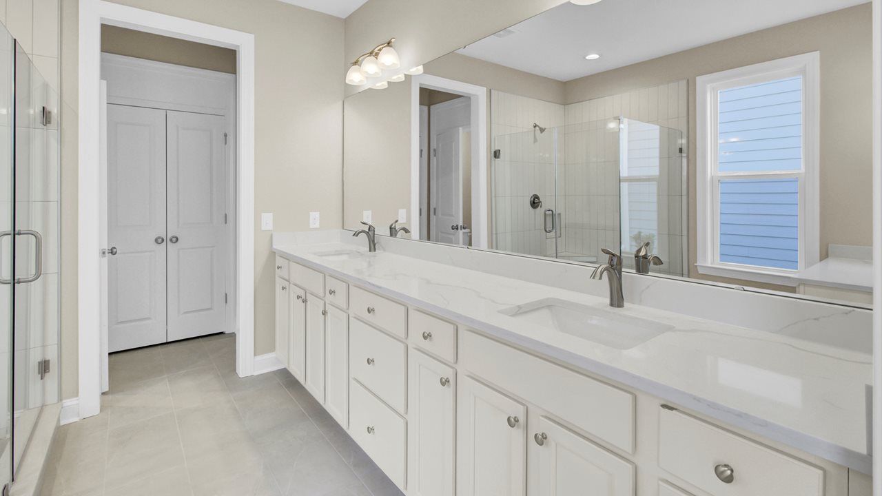 Hickory Model | Owner's Suite Bath