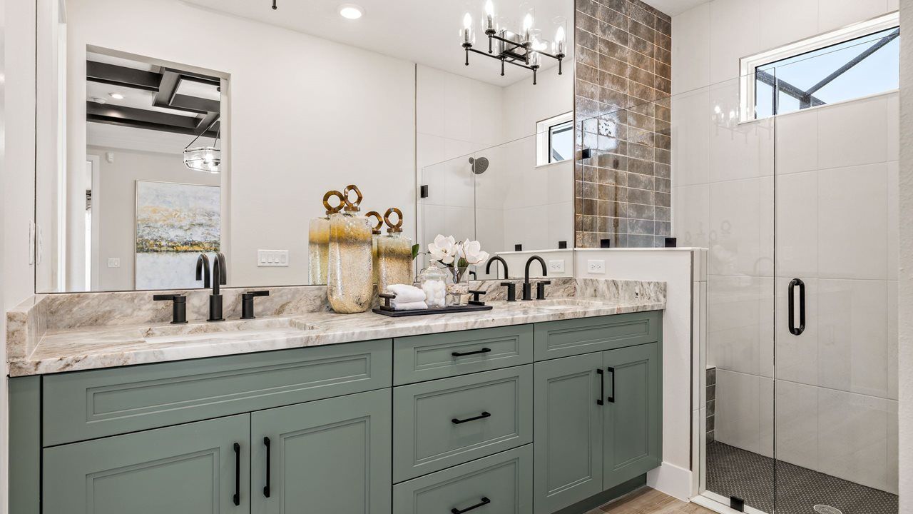 Eva Model Home | Owner's Bath